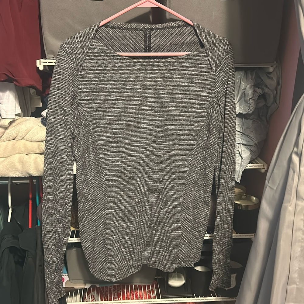 SIZE 12 long sleeve lulu tunic